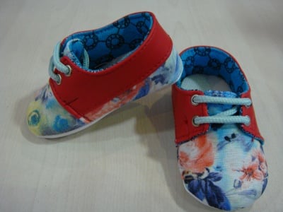 Бебешки обувки с връзки цвят:червен