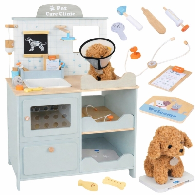 Детска Ветеринарна Клиника Играчка GINGER HOME – Дървен Ветеринарен Център с Аксесоари и Плюшено Куче, 89×57×30 см