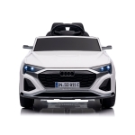 Ел.джип Audi SQ8 бял