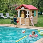Детска дървена къщичка за игра на открито GINGER HOME – за двор и градина, 115×102×129 см