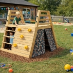 Детска дървена пързалка с катерушка за двор GINGER HOME, 285×152×123 см