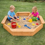 Детски дървен пясъчник GINGER HOME – 8-странен модел с 4 седалки, 134.5×134.5 см