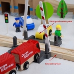 Детско Дървено Влакче GINGER HOME, 88 Части, Локомотив с Батерия, 3+