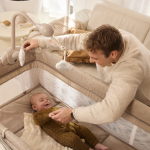 Kinderkraft LEODY UP сгъваема бебешка кошара с аксесоари 